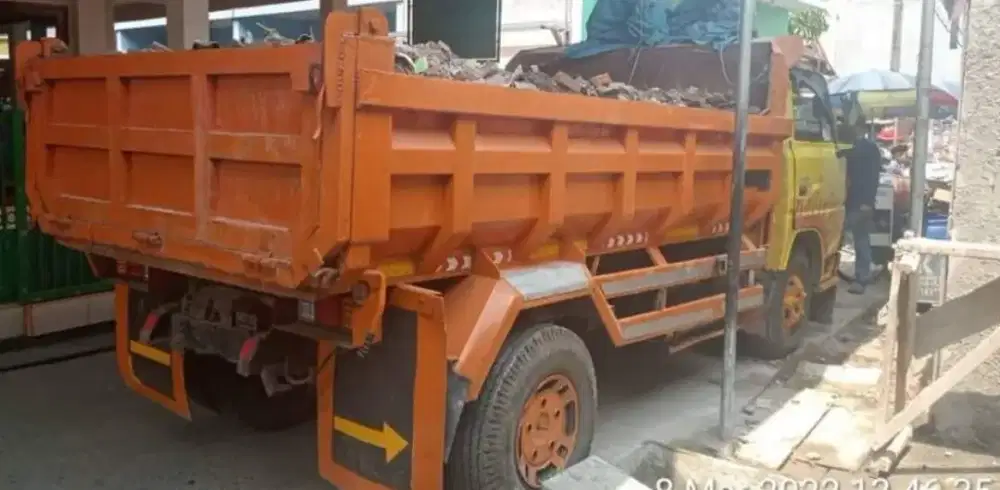 Buang puing tanah dan smph
