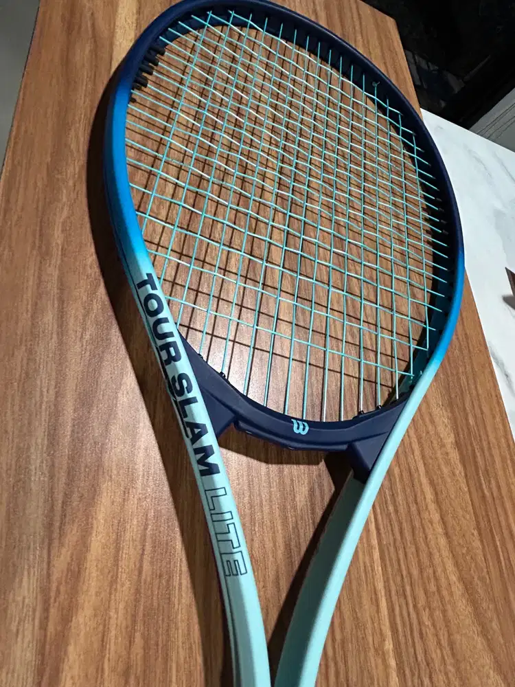 Raket Tenis Wilson Tour Slim Lite Dark Light Navy Blue Sea