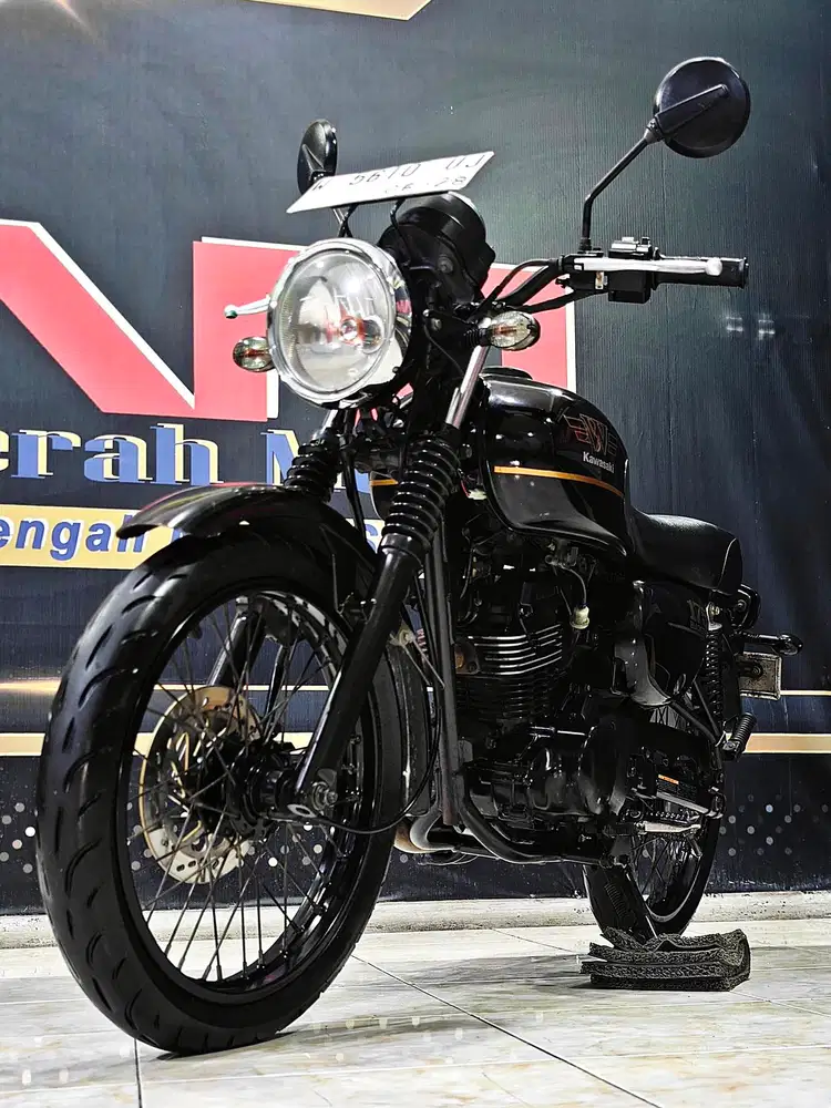 W175 Black Glossy 2018 clasic keren gaya mewah. Anugerah motor rungkut