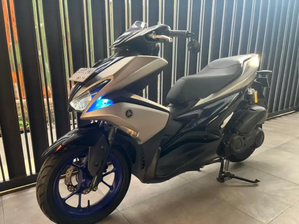 Aerox 155 silver