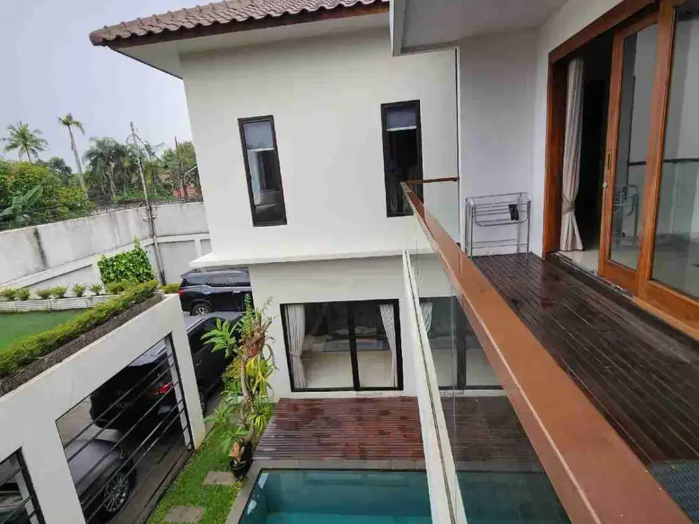 Disewakan rumah mewah ada kolam renang dalam Cluster Pondok Labu Jaksel.