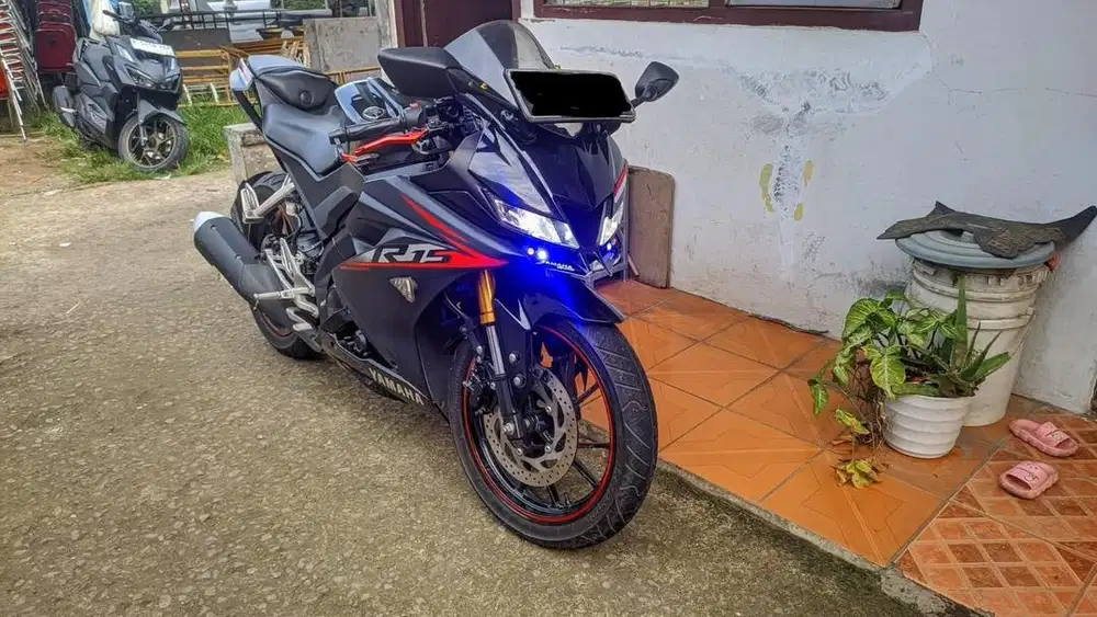 Motor Yamaha R15 V3 2019 odo 10rb km rendah