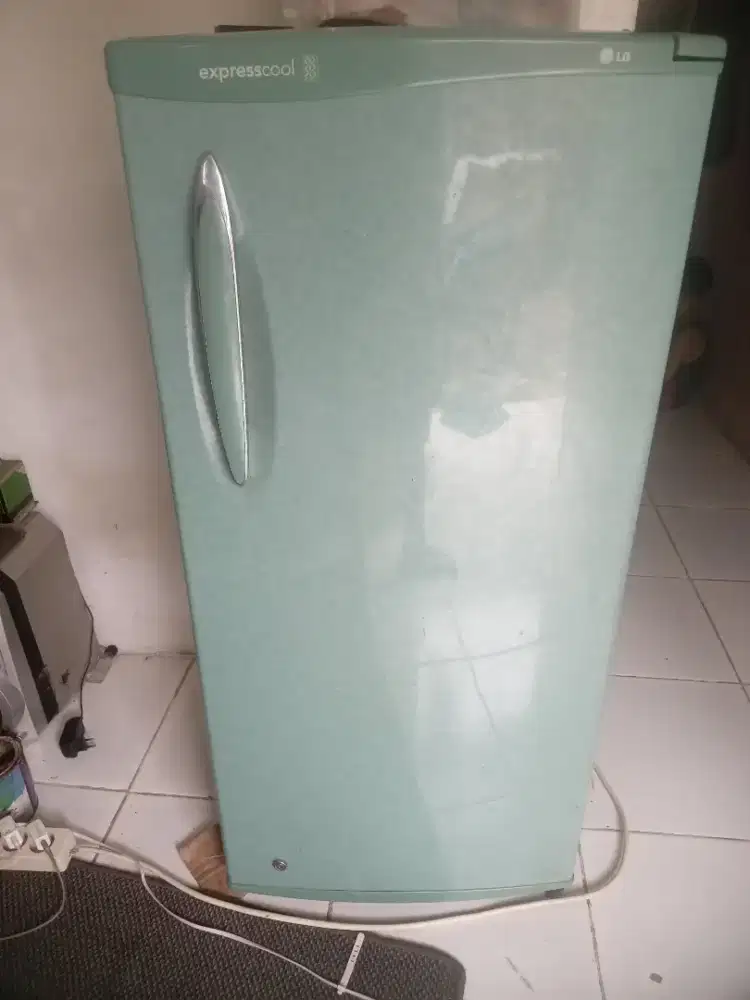 Cuci ac service kulkas dll