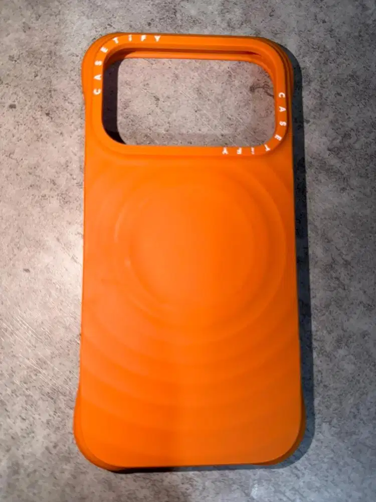 Casing Orange Iphone 17 Pro Preloved