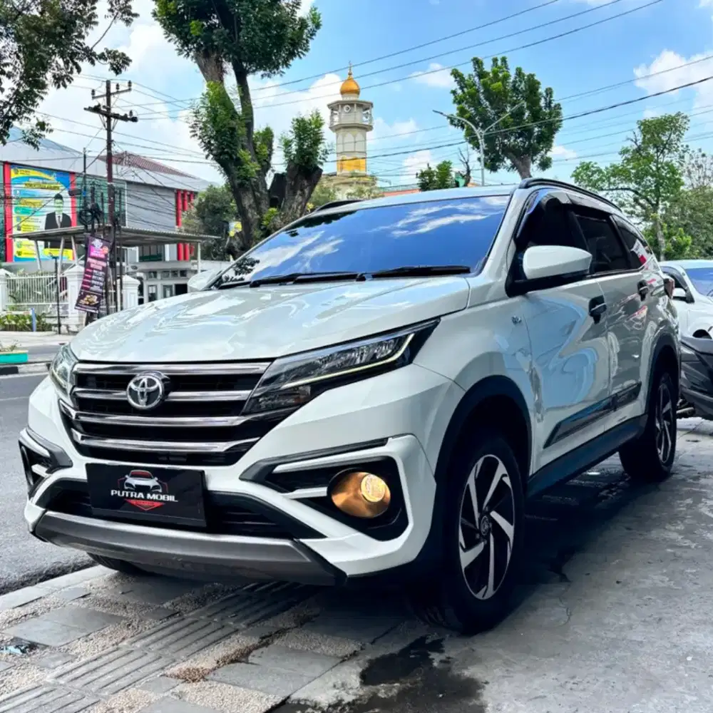 Toyota Rush 1.5 GR Sport AT 2023 Putih