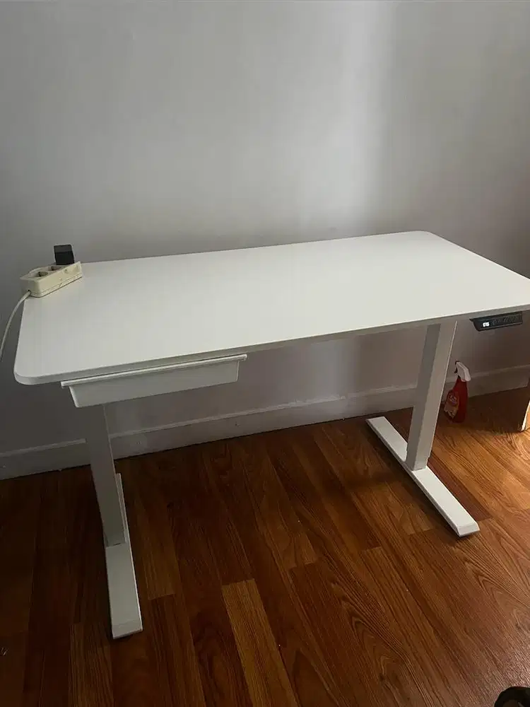 Meja Kerja Ergonomis