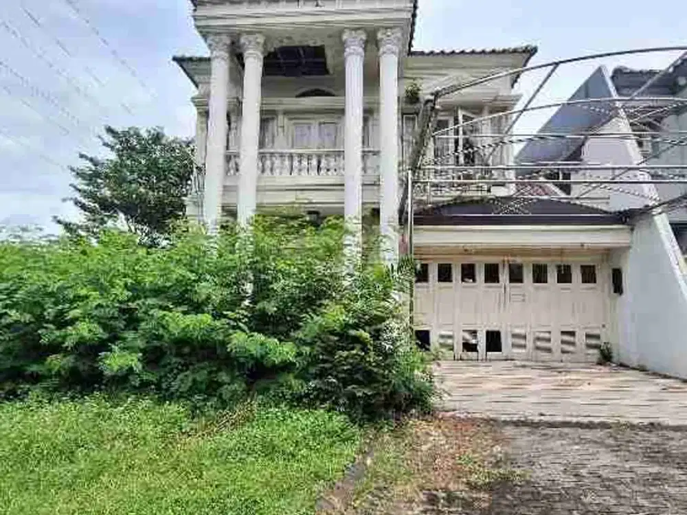 Di jual rumah murah hitung tanah ( butuh renov ) 8,5 JT / meter . Lokasi wisata bukit emas Wiyung .