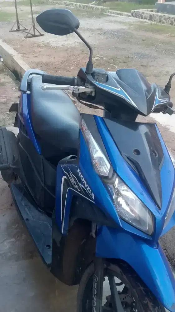 Di jual motor VARIO TECHNO 2011
