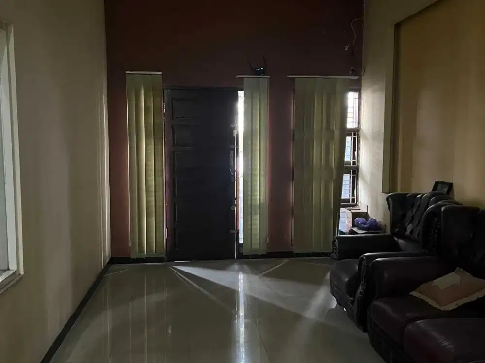 Rumah di tengah kota area Thamrin, Sidoarjo , nol jalan raya