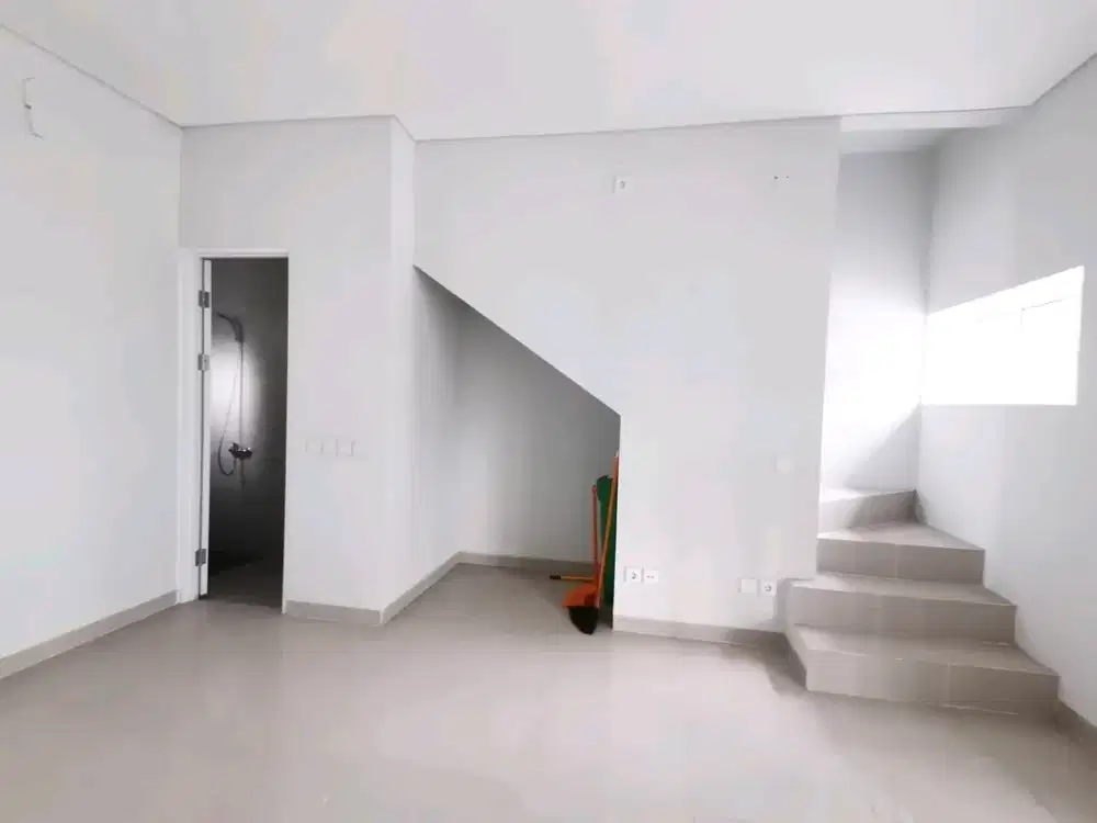 Dijual Rumah Wisata Bukit Mas Wiyung Paddington 2LT 2Kamar LT50m Dekat Pakuwon Mall Surabaya Barat