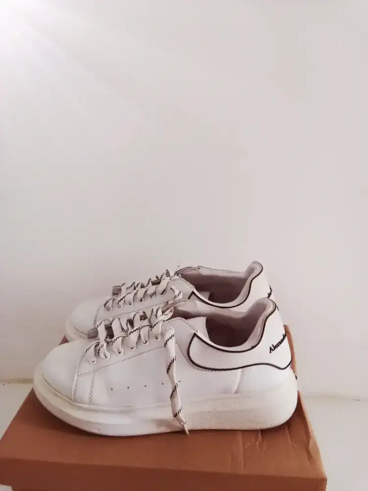 Sepatu Asli Alexander McQueen White ukuran 42-43