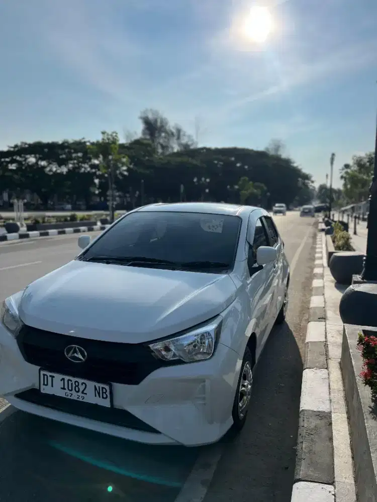 Daihatsu Ayla Putih Mulus Siap Pakai - Mesin Halus, Harga Nego!