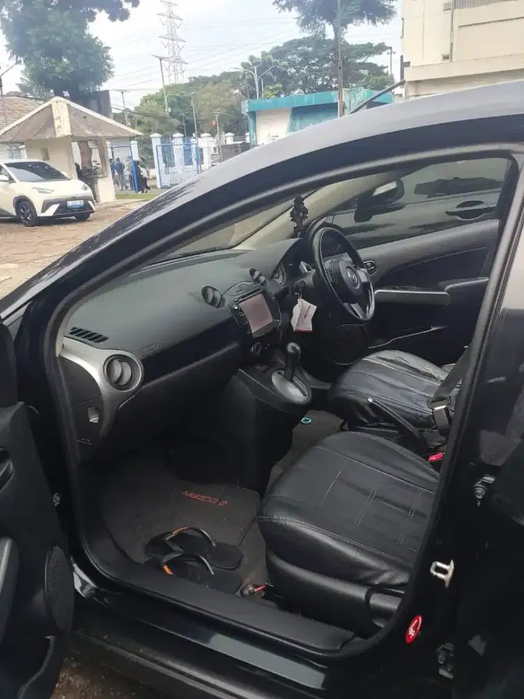 Jual mobil mazda 2 type R