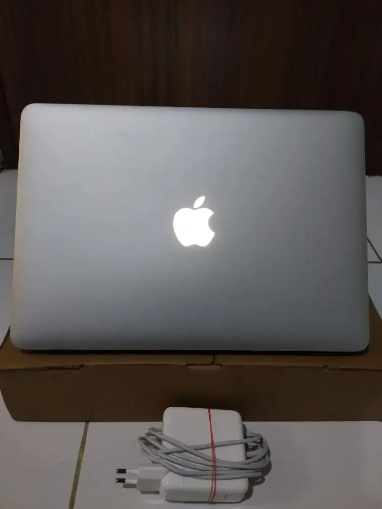 MacBook Air 2017 13 Inch Warna Silver
