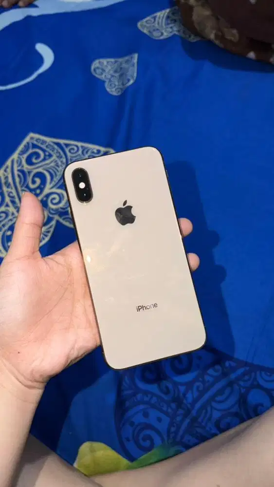Iphone XS Gold 256 inter Fullset + Banyak Bonus ex Pemakaian Cewek