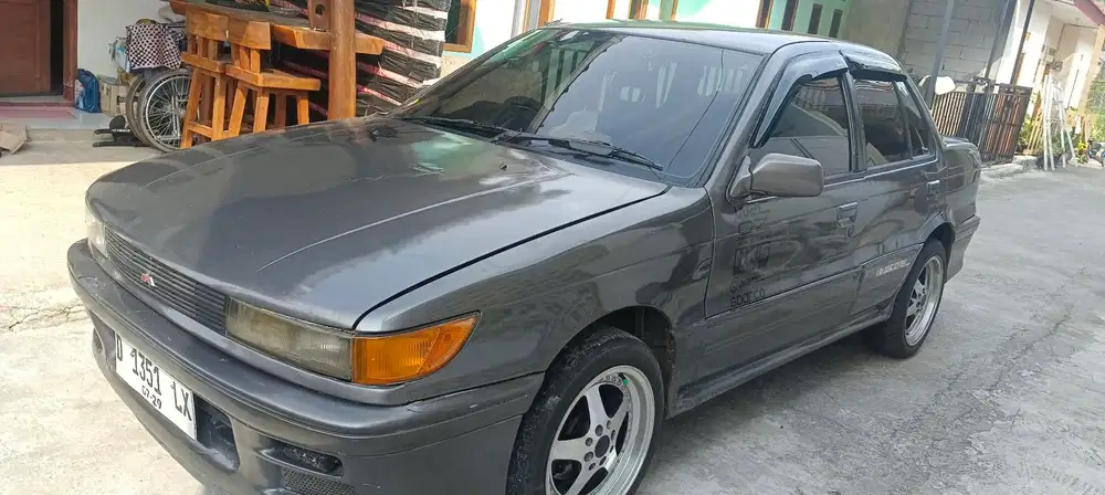 Mitsubishi Lancer 1992 Bensin