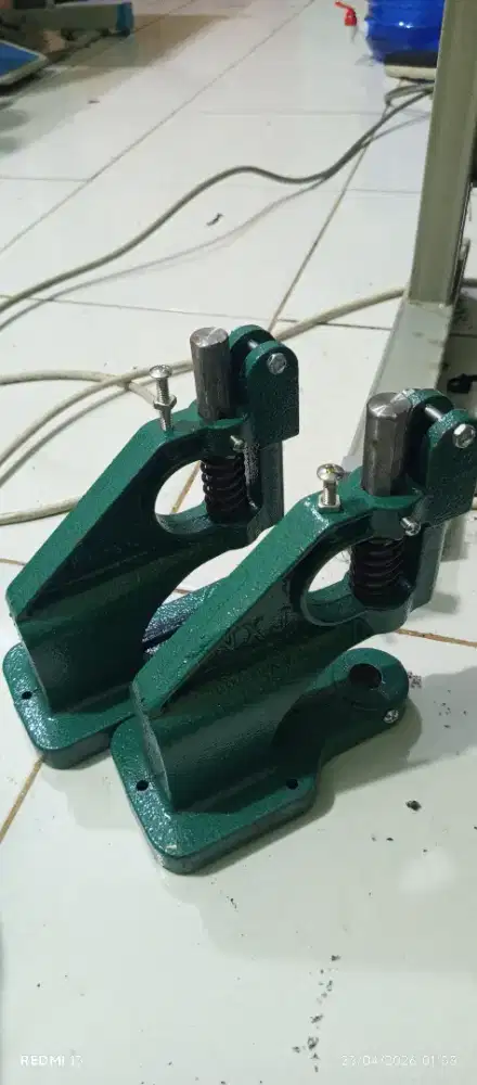 Kebutuhan konveksi buat masang mata itik