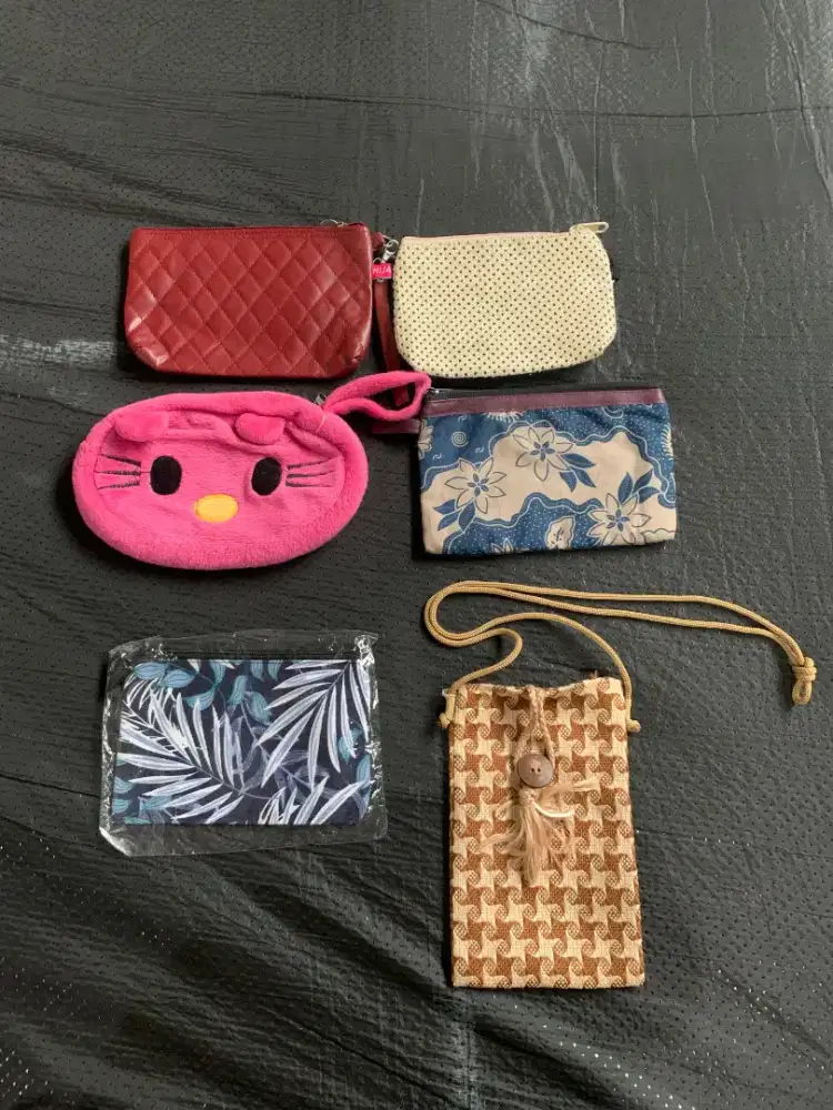 Berbagai dompet wanita