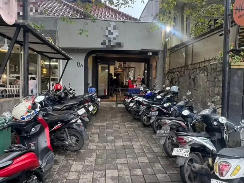 Tempat Usaha Eks Cafe Strategis Sayap Riau Bandung