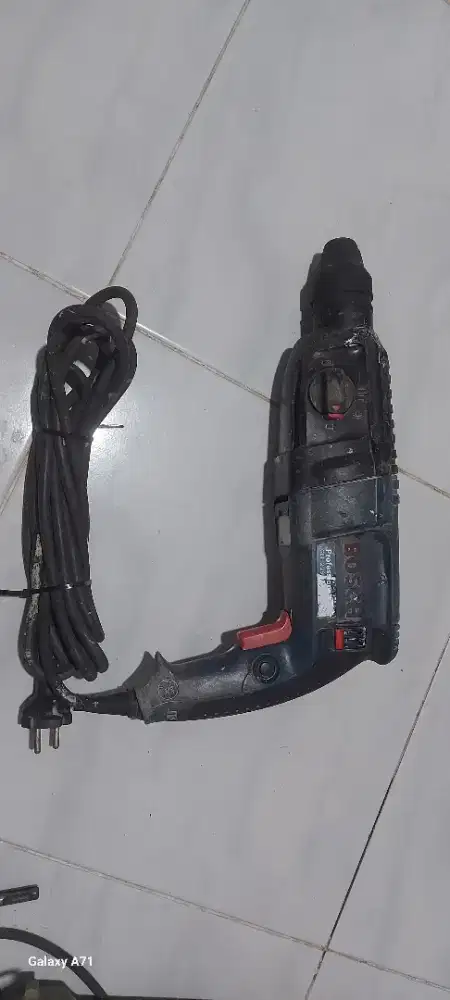 Bor hammer merek bosth