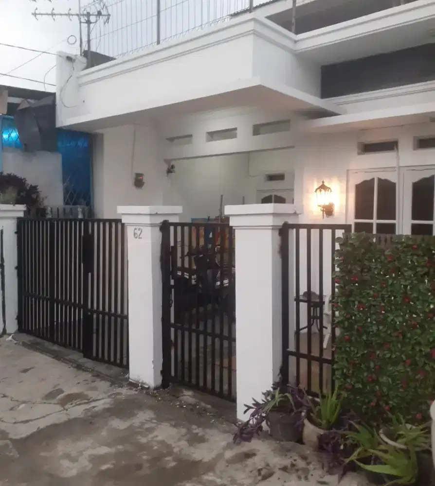 Jual murah Rumah & Usaha Pinggir Jalan Raya Pusat Kota