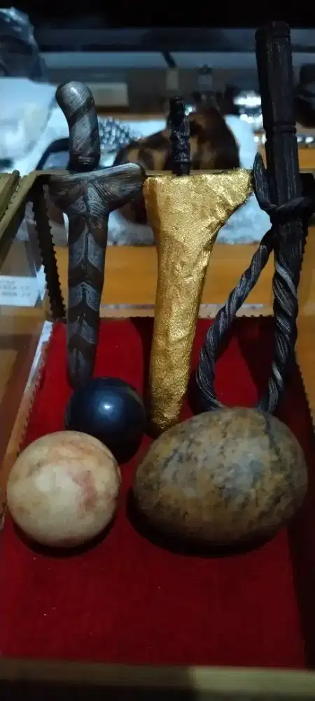 Pusaka Omyang Jimbe Sepuh , Terdiri 3 Pusaka , 3 Mustika , Kantong Mcn