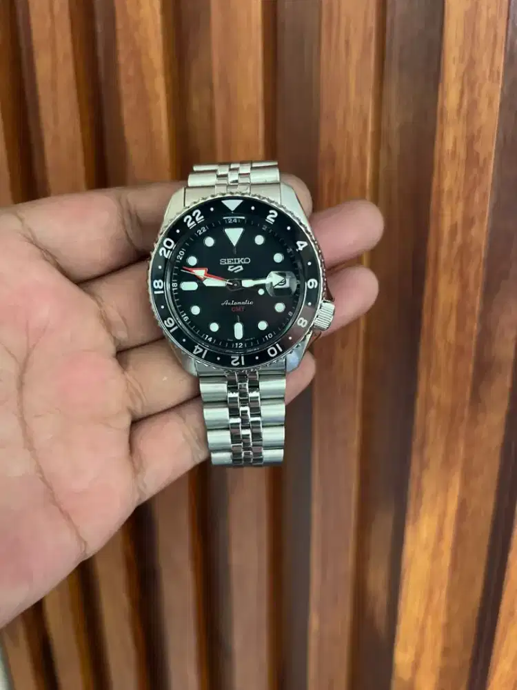 seiko gmt bruce wayne original