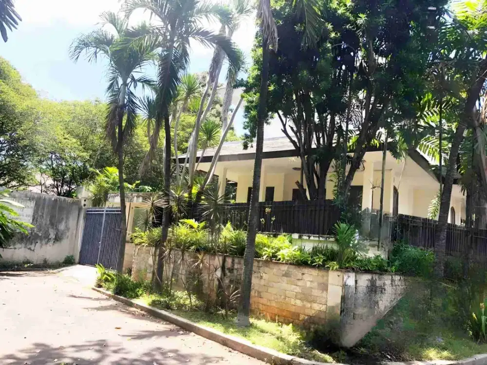 Jual Rumah Hook di Kuningan Luas Tanah 650m² SHM