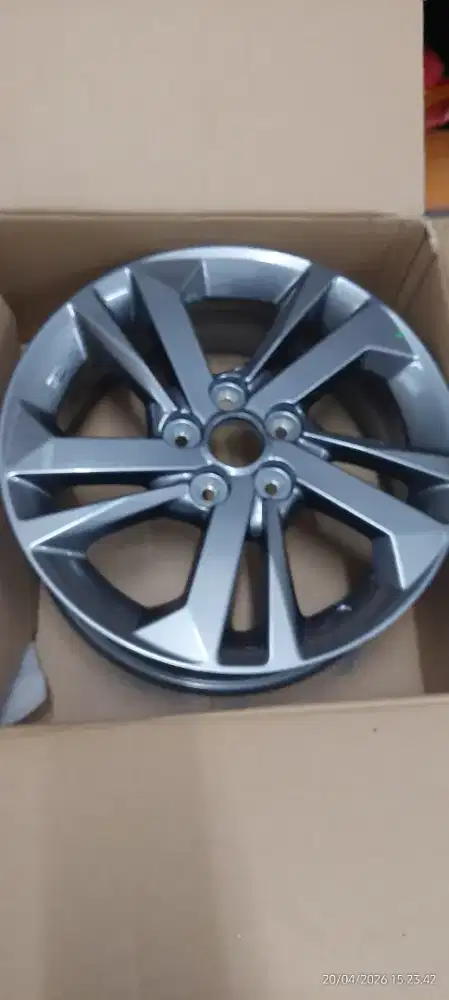 Velg Mobil Masih Baru Belum di pakai