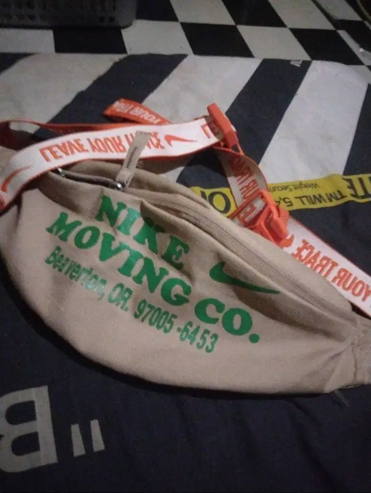 Jual aja daripada gk kpake waistbag nike ori