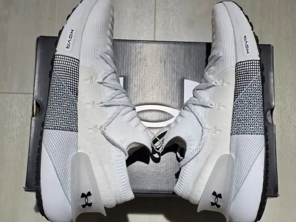 Under Armour HOVR Phantom 3 sepatu sport running original 44