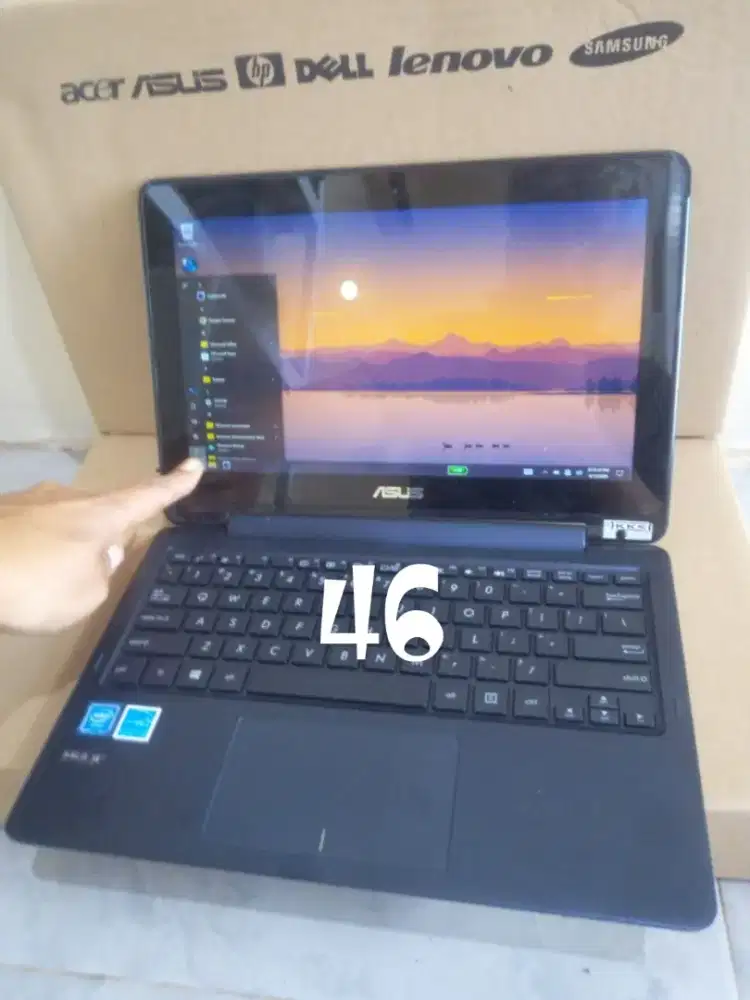 Touchscreen 2in1 Asus E205S Intel N3050 DDR 2GB SSD 32GB led 12 5 jam