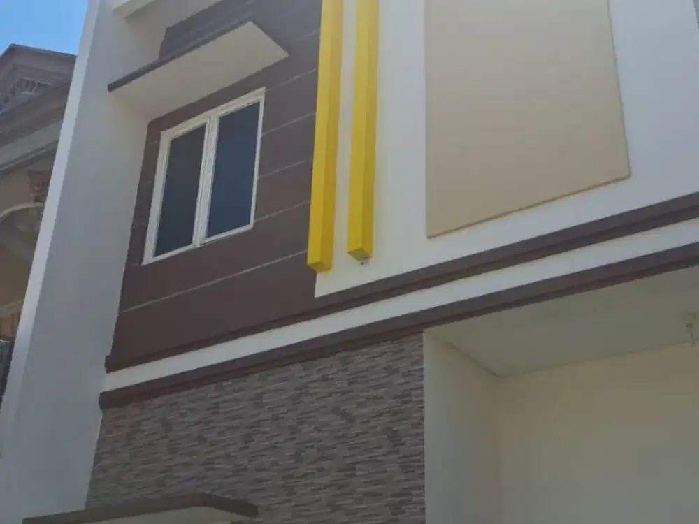 Jual rumah cakep terawat di Mulyosari surabaya