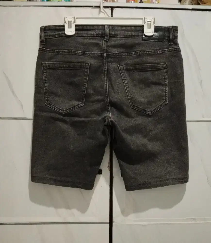 Pendek jeans cowok size 34