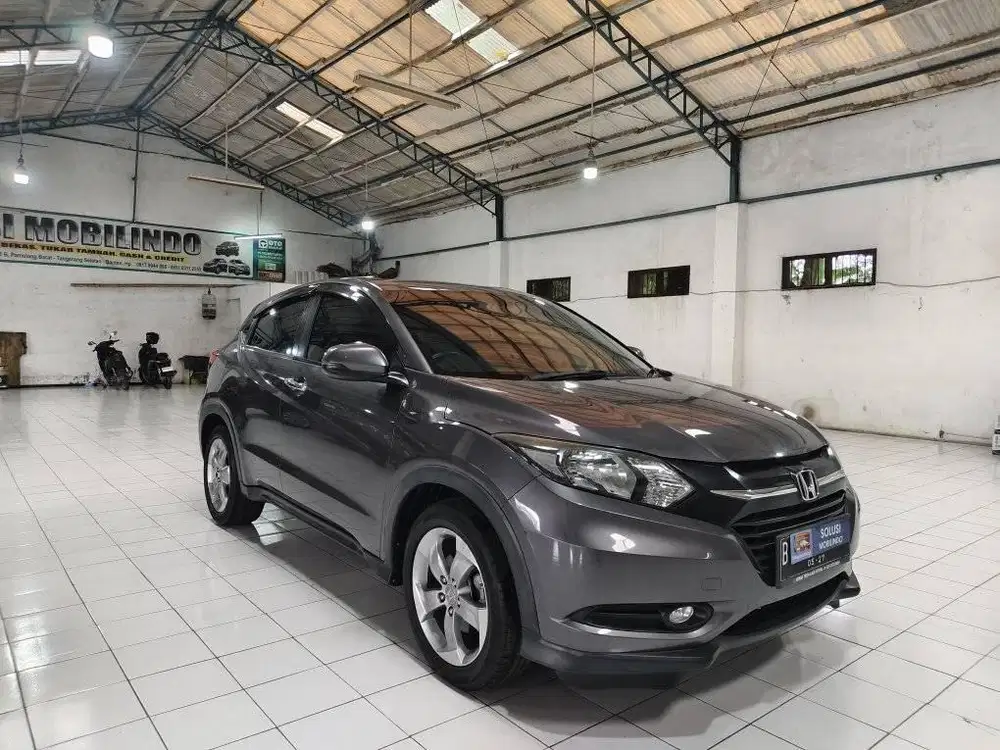 (KM 68 RB) HONDA HRV E CVT 1.5 Bensin AT 2017 Dark gray