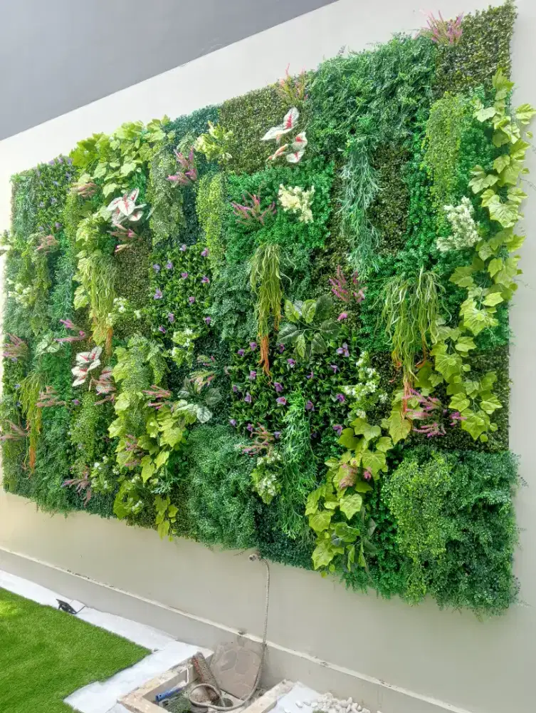 Taman artificial, vertikal garden dan rumput sintetis