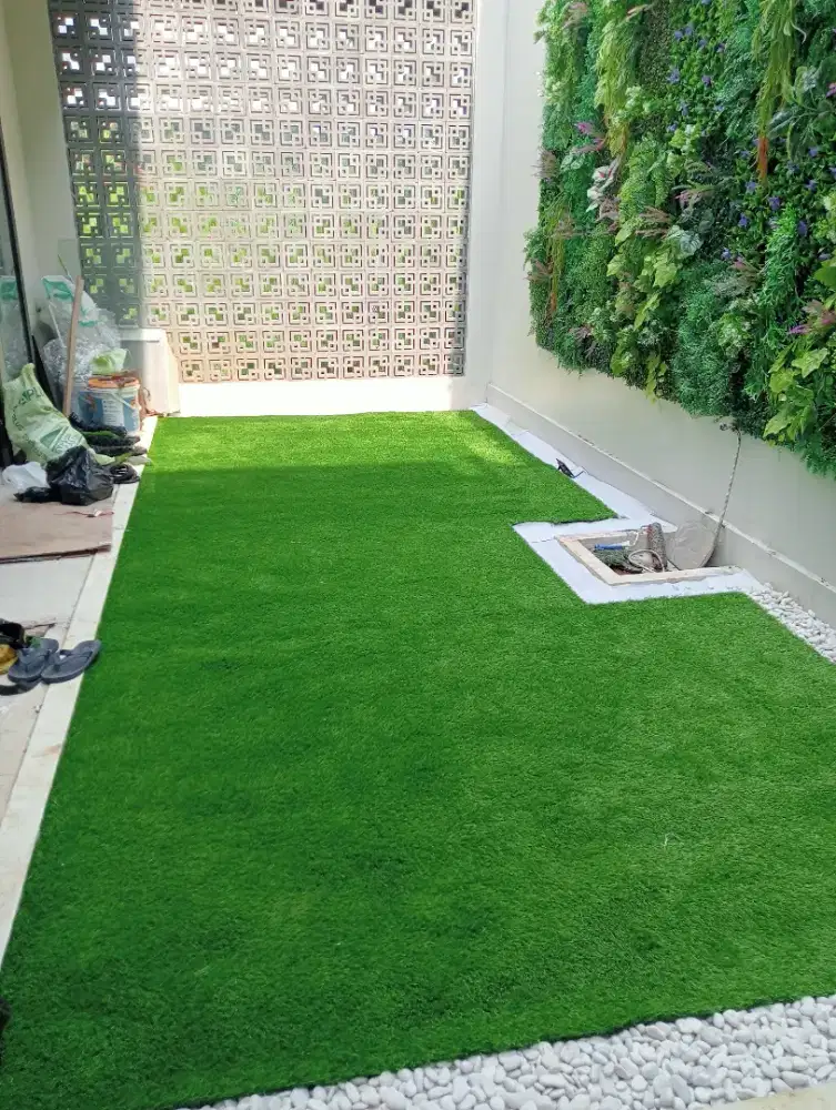 Rumput sintetis,taman kering minimalis dan vertikal garden