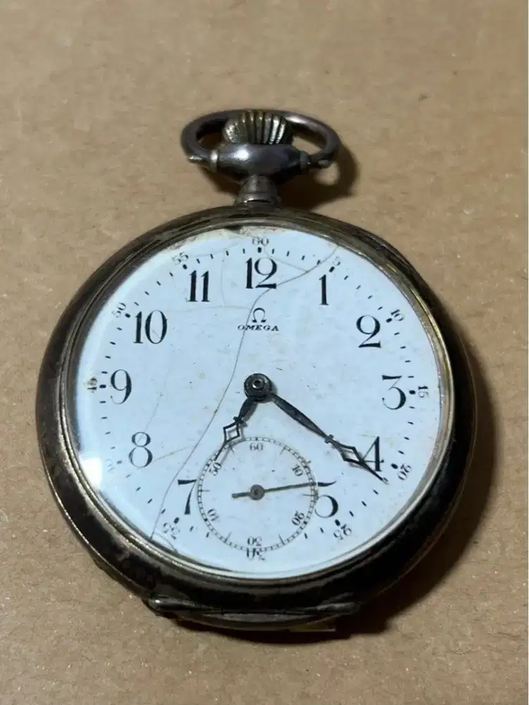 Omega pocket watch vintage antik display