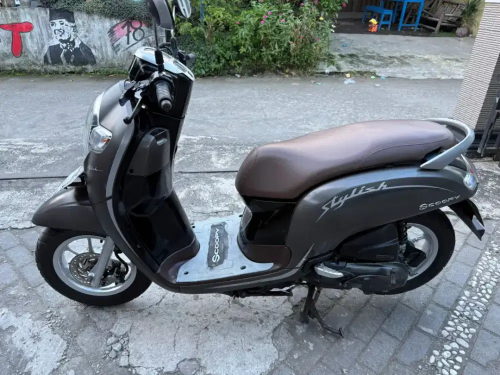 Scoopy THN 2018 plat DK bali