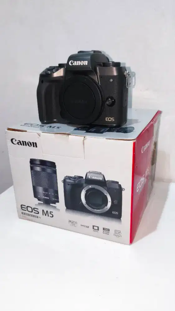 Dijual Canon M5 + Box