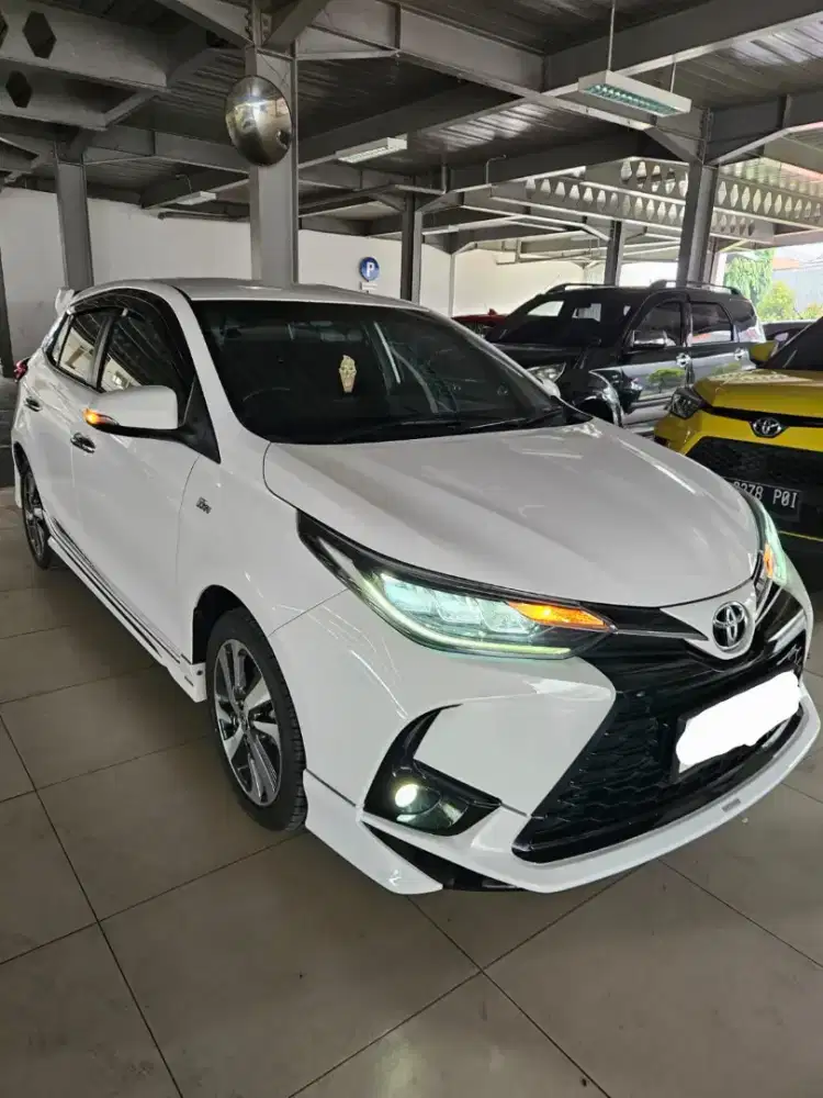 Toyota Yaris S 1.5 GR Sport - Putih - Ganjil - Jakarta Timur