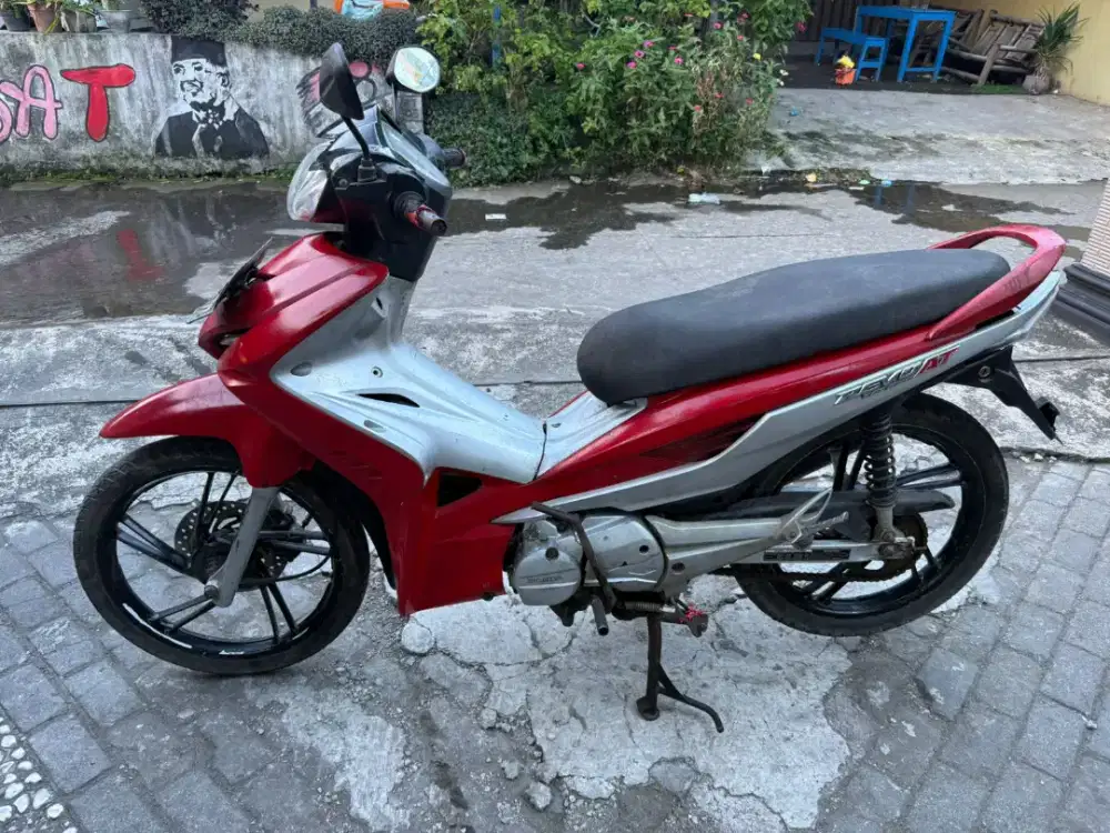 Honda Revo metic THN 2011 plat BG Palembang
