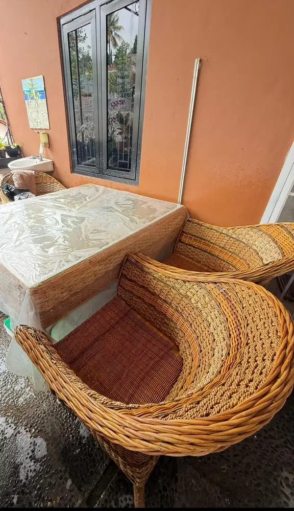 set kursi dan meja rotan