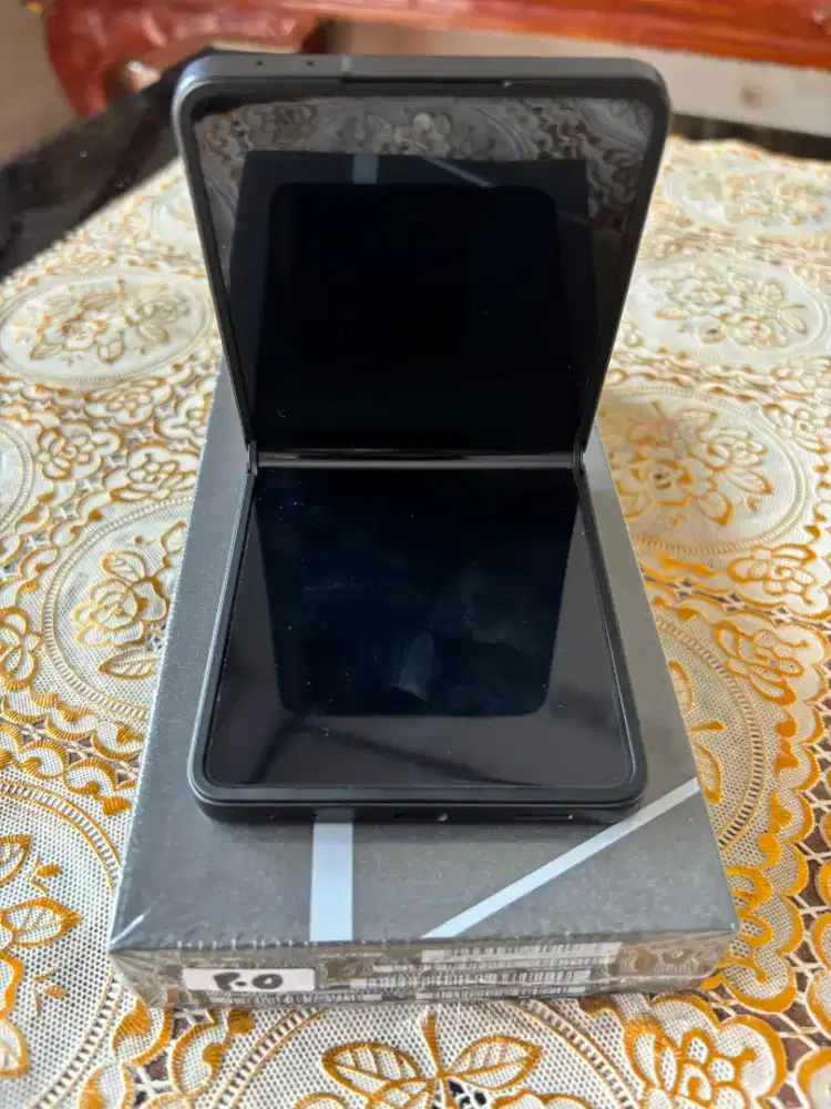 Samsung Z Flip 7 12/512