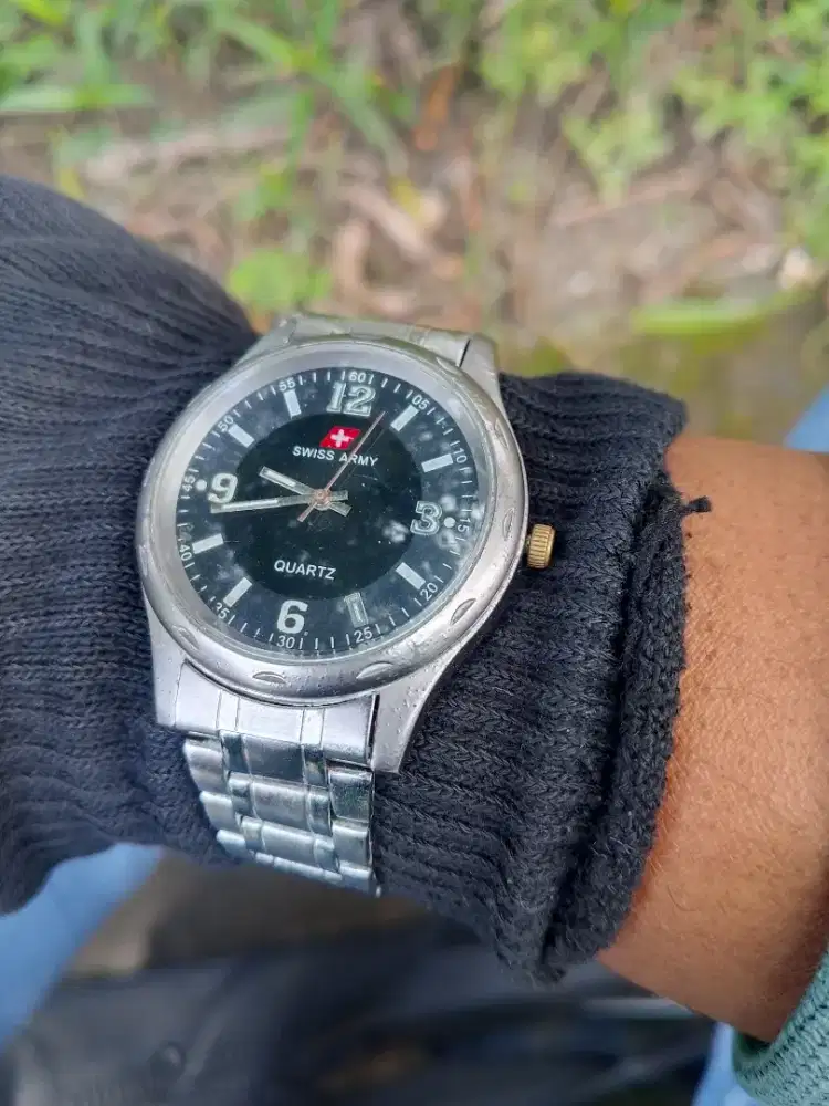 Jam tangan Swiss Army