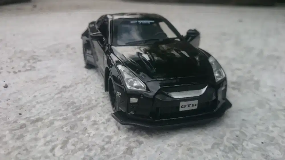 Diecast GTR LP Performance Fullback Action