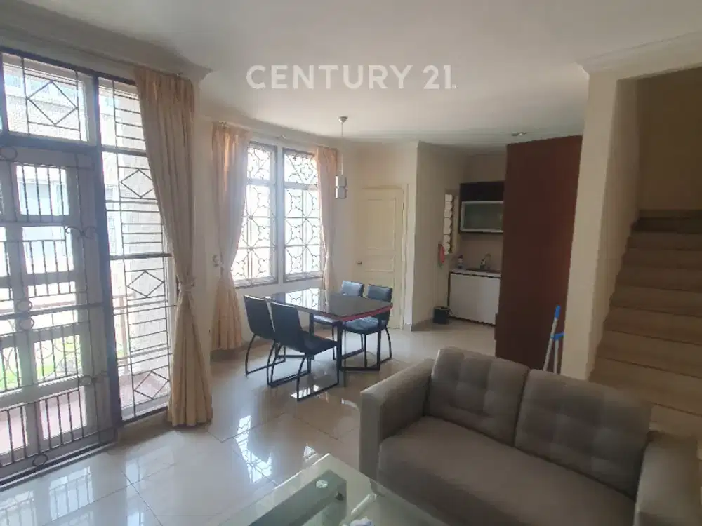 Disewakan Rumah 2,5 Lantai FF Di Kenari Golf PIK