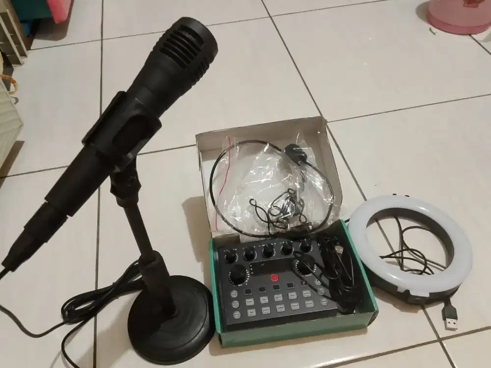 Fullset Souncard Live Medsos