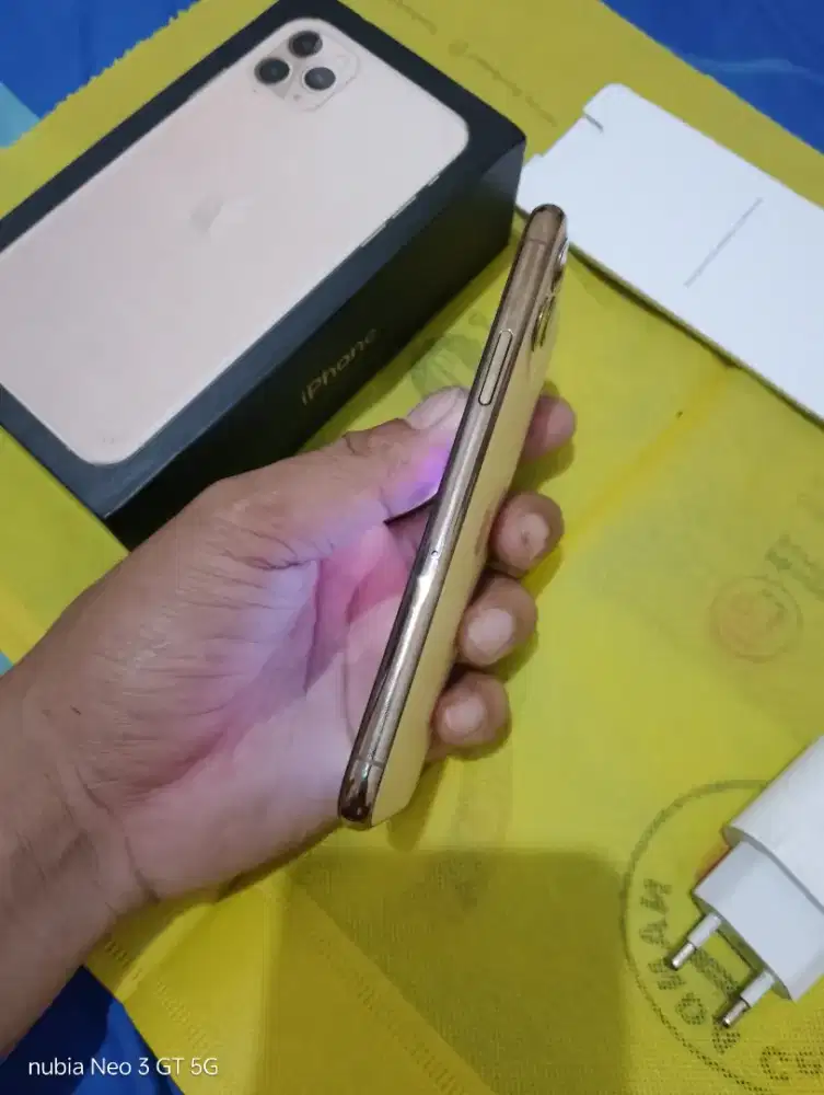 Iphone 11 pro 64 inter all operator batre baru mulus on semua