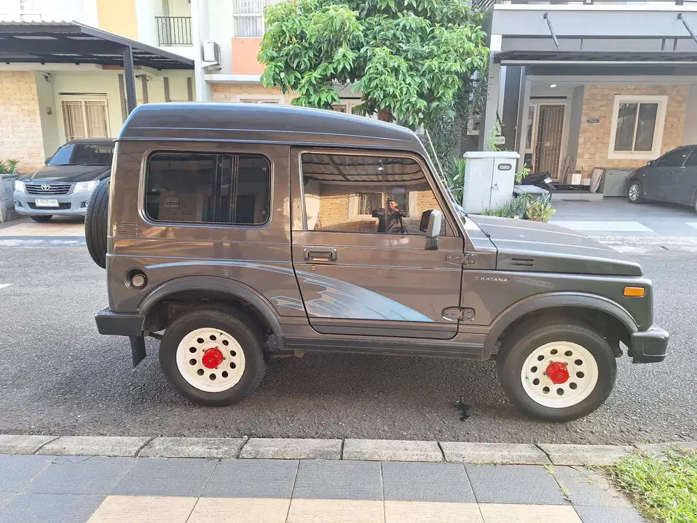 Suzuki Katana 1993 Bensin cat original km 35rb antik surat2 lengkap